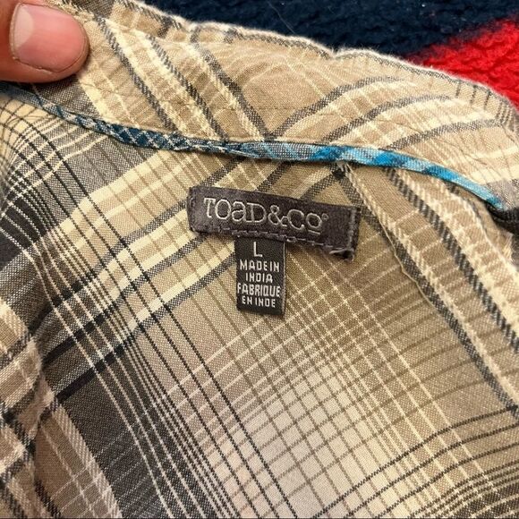 Toad & Co Organic Cotton Coolant Button Up (L) - Picture 6 of 7